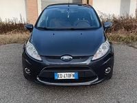 Usata Ford Fiesta 82 CV (60 kW) 2009 Grigio Utilitaria