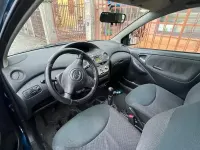 Usado Toyota Yaris 65 CV (47 kW) 2004 Azul Berlina