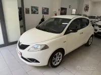 Usata Lancia Ypsilon Platinum 69 CV (50 kW) 2016 Bianco Utilitaria