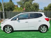 Usata Kia Venga 115 CV (84 kW) 2010 Bianco Utilitaria