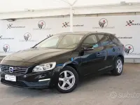 Usata Volvo V60 Kinetic 115 CV (84 kW) 2015 Nero Station wagon