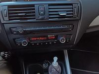 Usata BMW 2000 Sport Line 120 CV (88 kW) 2012 Blu Berlina