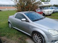 Usata Opel Tigra 90 CV (66 kW) 2005 Grigio Cabrio