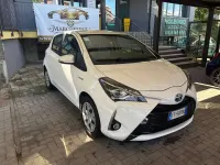 Usata Toyota Yaris Hybrid Business Edition 73 CV (53 kW) 2018 Bianco Berlina