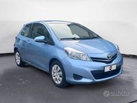 Usata Toyota Yaris 69 CV (50 kW) 2012 Blu Utilitaria
