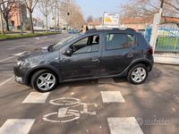 Usata Dacia Sandero Prestige 90 CV (66 kW) 2016 Grigio Utilitaria