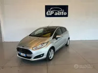 Usata Ford Fiesta Titanium 80 CV (58 kW) 2013 Grigio Berlina