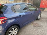 Usata Peugeot 208 68 CV (50 kW) 2015 Blu Utilitaria