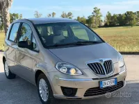 Usata Lancia Musa 77 CV (56 kW) 2012 Grigio Monovolume