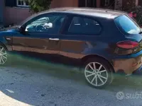 Usata Alfa Romeo 147 140 CV (102 kW) 2005 Nero Utilitaria
