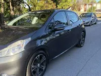Usata Peugeot 208 95 CV (69 kW) 2015 Grigio Utilitaria