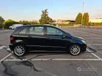 Usata Mercedes B180 109 CV (80 kW) 2006 Nero Monovolume