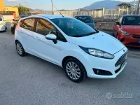 Usata Ford Fiesta 75 CV (55 kW) 2013 Bianco Berlina