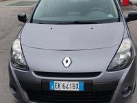 Usata Renault Clio II Dynamique 75 CV (55 kW) 2011 Grigio Berlina