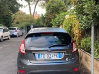 Usata Ford Fiesta 60 CV (44 kW) 2016 Grigio Utilitaria