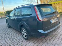 Usata Ford Focus Style 109 CV (80 kW) 2010 Grigio Station wagon