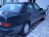 Usata Mercedes 190 109 CV (80 kW) 1990 Nero Berlina
