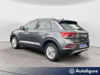 Usata VW T-Roc Life 150 CV (110 kW) 2024 Grigio SUV