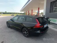 Usata Volvo V60 Business Edition 150 CV (110 kW) 2019 Nero Station wagon