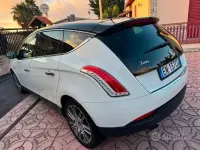 Usata Lancia Delta 105 CV (77 kW) 2012 Bianco Utilitaria