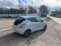 Usata Lancia Ypsilon 69 CV (50 kW) 2017 Bianco Utilitaria