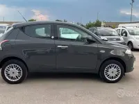 Usata Lancia Ypsilon 85 CV (62 kW) 2016 Grigio Utilitaria