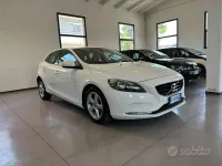 Usata Volvo V40 115 CV (84 kW) 2014 Bianco Berlina