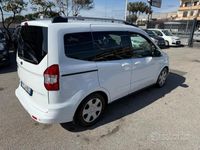 Usata Ford Tourneo Courier Titanium 95 CV (69 kW) 2017 Bianco Monovolume
