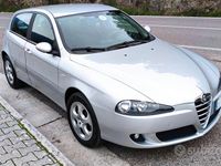Usata Alfa Romeo 147 120 CV (88 kW) 2005 Grigio Utilitaria