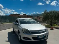 Usata Opel Astra GTC 90 CV (66 kW) 2005 Grigio Berlina