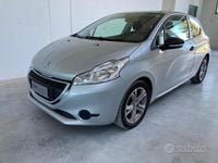 Usata Peugeot 208 Access 68 CV (50 kW) 2014 Grigio Utilitaria