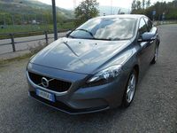 Gebraucht Volvo V40 Business Edition 120 PS (88 kW) 2017 Grau Limousine