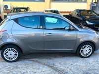 Usata Lancia Ypsilon 69 CV (50 kW) 2016 Grigio Utilitaria