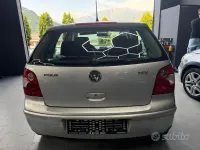 Usata VW Polo Highline 101 CV (74 kW) 2004 Grigio Utilitaria