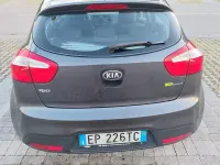 Usata Kia Rio 75 CV (55 kW) 2013 Grigio Berlina