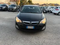 Usata Opel Astra 110 CV (80 kW) 2011 Nero Berlina
