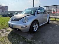 Usata VW New Beetle 116 CV (85 kW) 2000 Argento Utilitaria