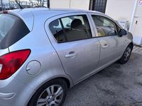 Usata Opel Corsa Cosmo 90 CV (66 kW) 2010 Argento Berlina