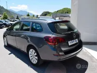 Usata Opel Astra Cosmo 125 CV (91 kW) 2011 Grigio Station wagon
