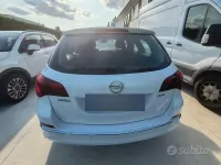Usata Opel Astra Sport 136 CV (100 kW) 2015 Bianco Station wagon