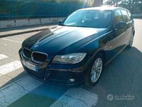 Usata BMW 318 143 CV (105 kW) 2012 Nero Station wagon