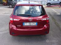 Usata Toyota Yaris Lounge 111 CV (81 kW) 2019 Rosso Berlina
