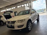 Usata VW Touareg 240 CV (176 kW) 2010 Bianco SUV