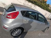 Begagnad Ford Fiesta 96 HK (70 kW) 2010 Grå Halvkombi