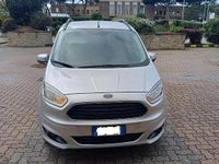 Usata Ford Tourneo Courier 2015 Grigio Monovolume