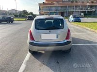 Usata Lancia Ypsilon 70 CV (51 kW) 2005 Grigio Utilitaria