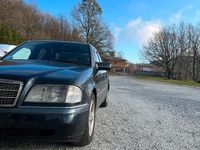 Usata Mercedes C180 122 CV (89 kW) 1994 Grigio Berlina