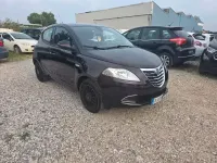 Usata Lancia Ypsilon Platinum 69 CV (50 kW) 2013 Viola Utilitaria