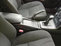 Usata Volvo V40 120 CV (88 kW) 2016 Nero Station wagon