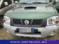 Usata Nissan Navara 133 CV (97 kW) 2003 Verde Pick-up